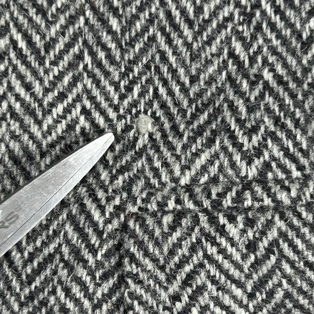 VTG Harris Tweed Blazer Mens 40R Gray Herringbone Wool Handwoven Sport Coat